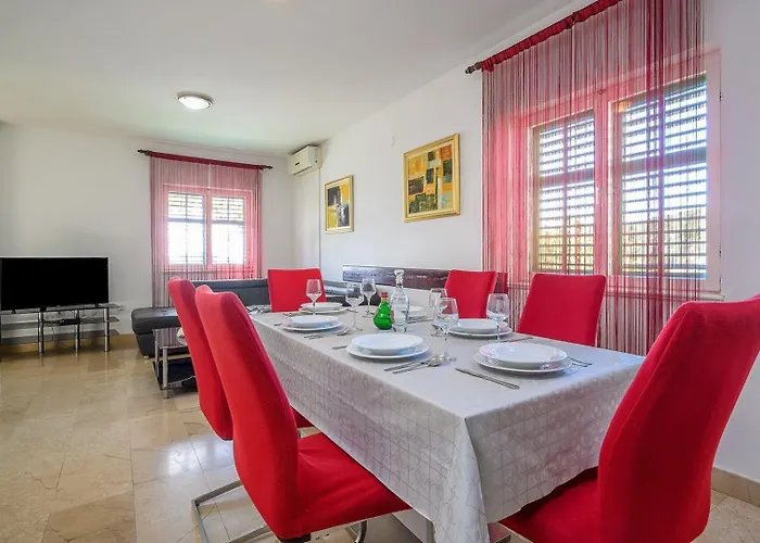 Sara By The Sea In - Ljubljeva Villa