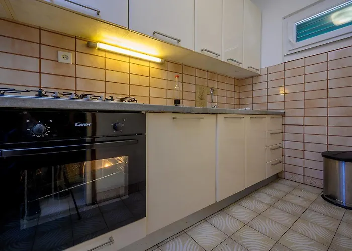 Villa Sara By The Sea In - Ljubljeva