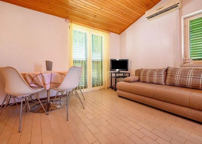 Villa Sara By The Sea In - Ljubljeva *