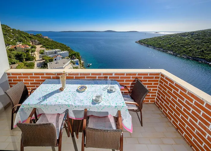 Villa Sara By The Sea In - Ljubljeva